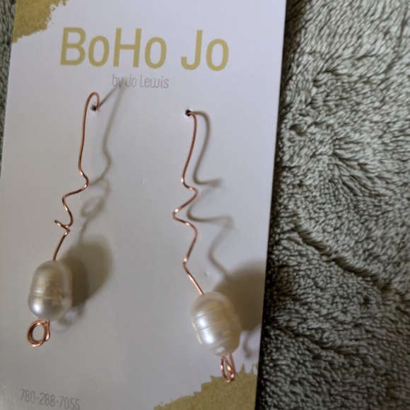 Fresh Pearl copper earring - Picture 3 of 4